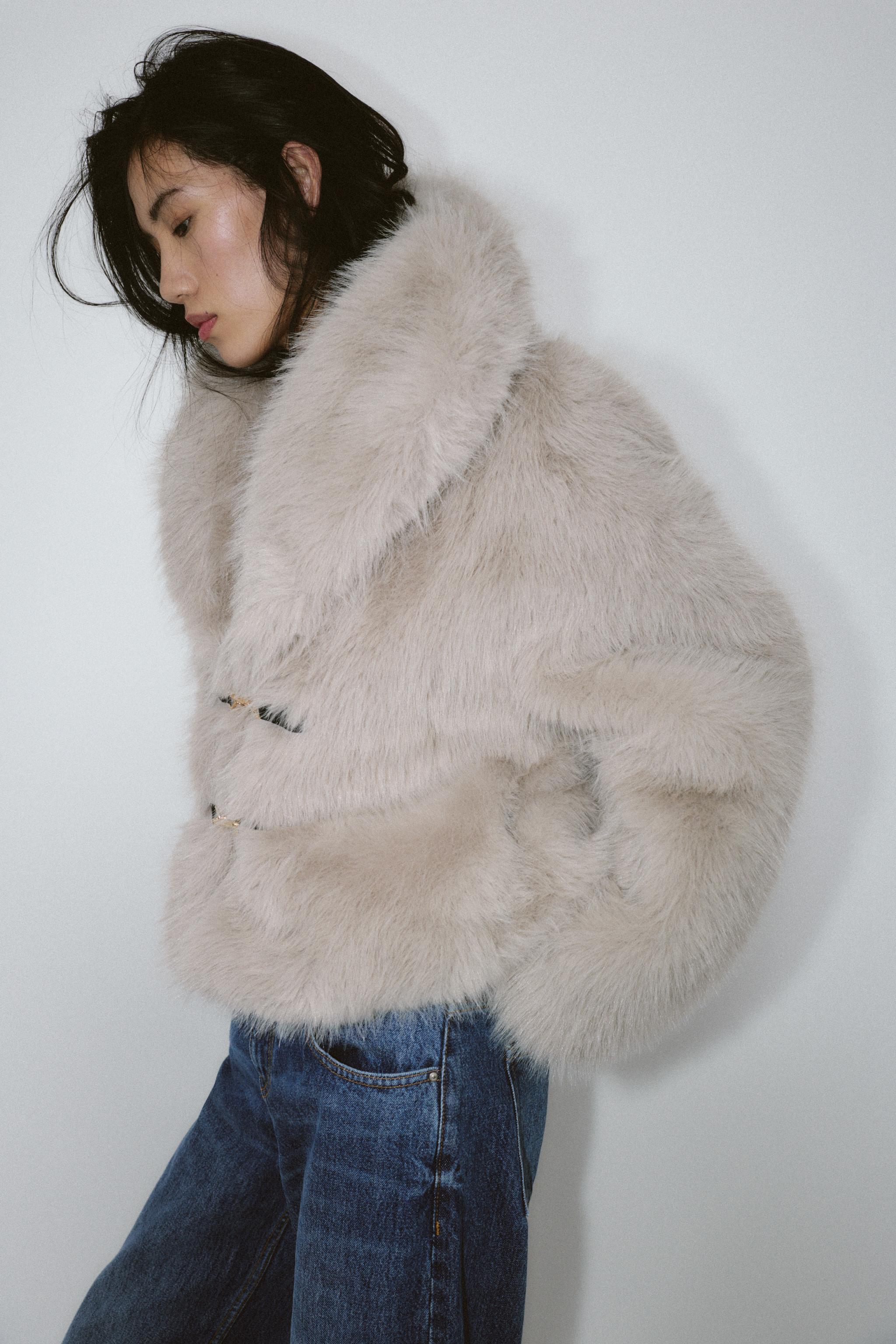 SHORT FAUX FUR TOGGLE COAT